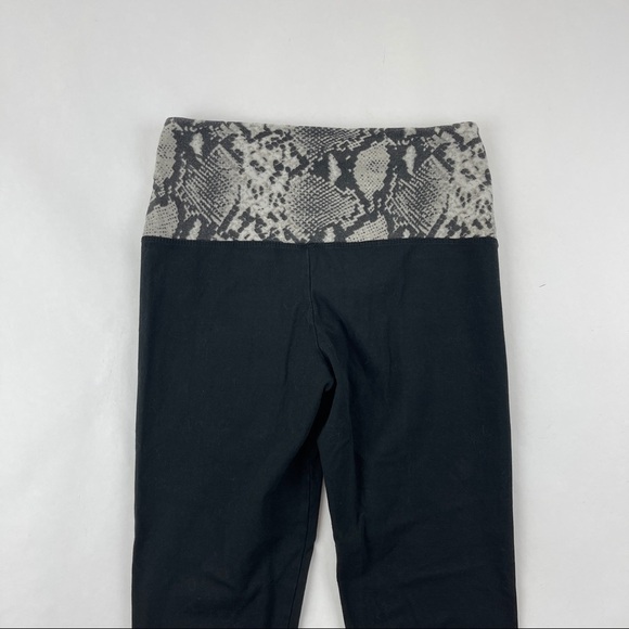Max Core Leggings Womens Small Black Snake Print Waist - Picture 6 of 6